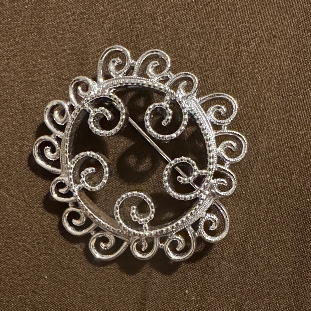 Vintage Sarah Coventry "Silvery Mist" brooch